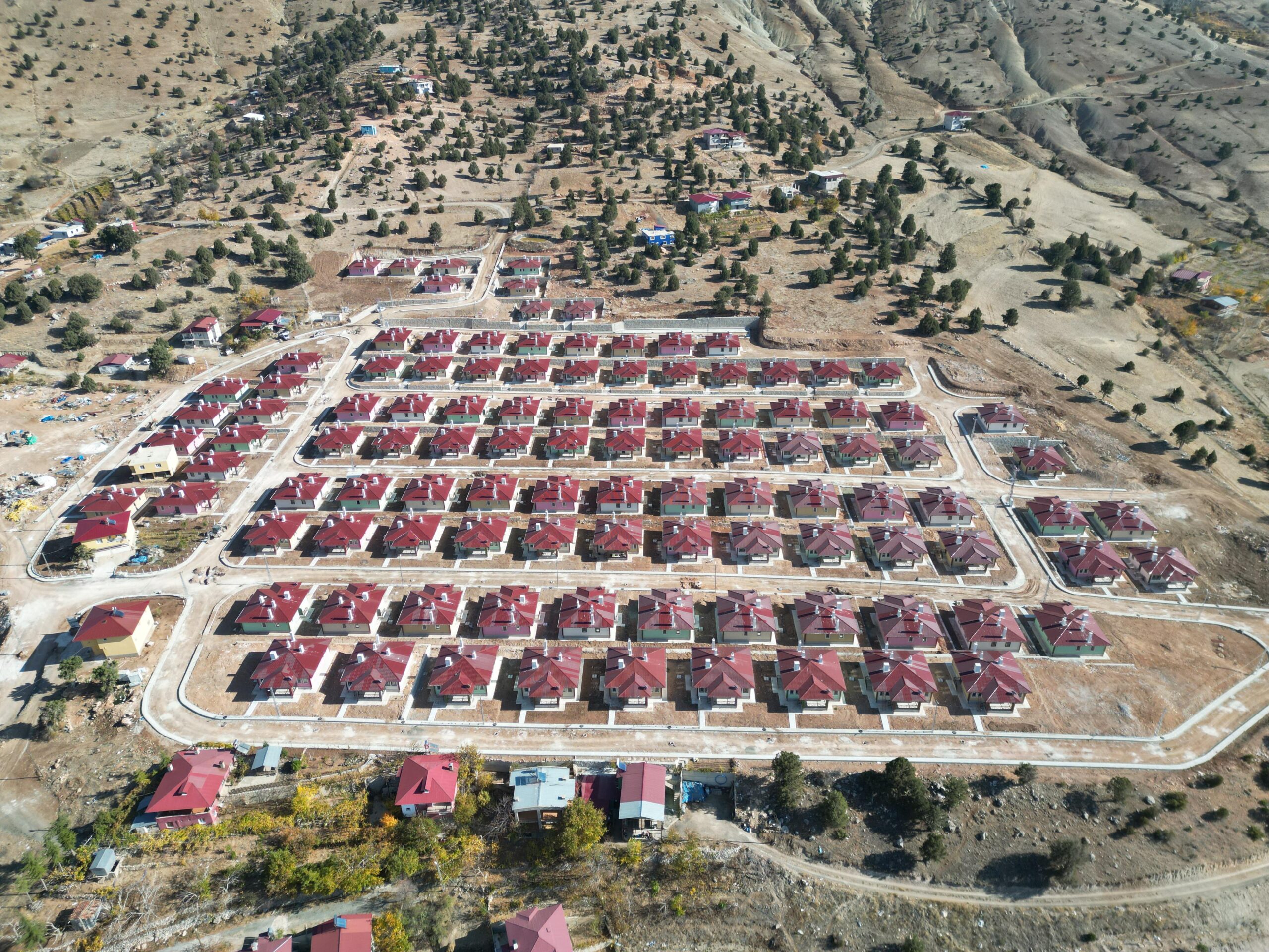 Adana 102 Adet Deprem Konutu Projesi